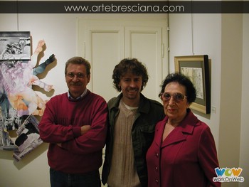 La pittrice Pierca in visita alla personale di Enrico Schinetti