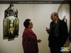 La pittrice Pierca in visita alla personale di Enrico Schinetti